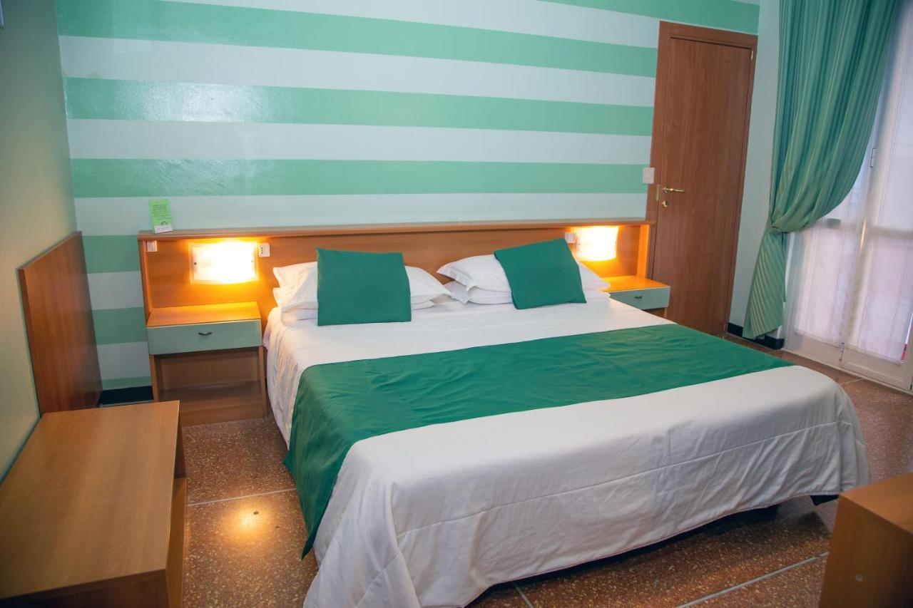 Albergo Glory Borghetto Santo Spirito Exterior foto