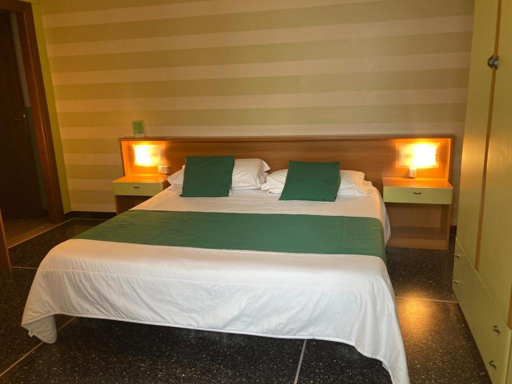 Albergo Glory Borghetto Santo Spirito Exterior foto