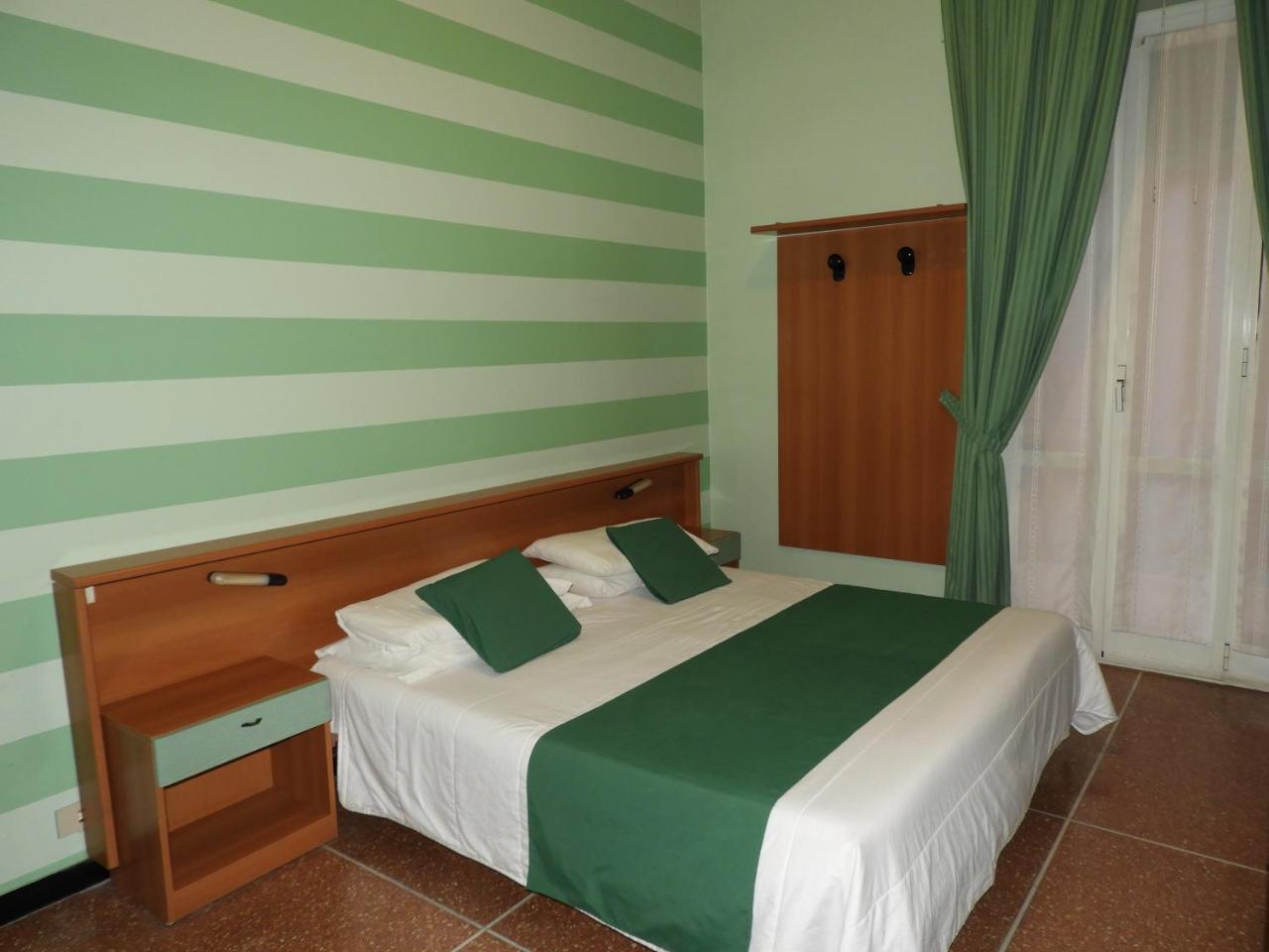 Albergo Glory Borghetto Santo Spirito Exterior foto