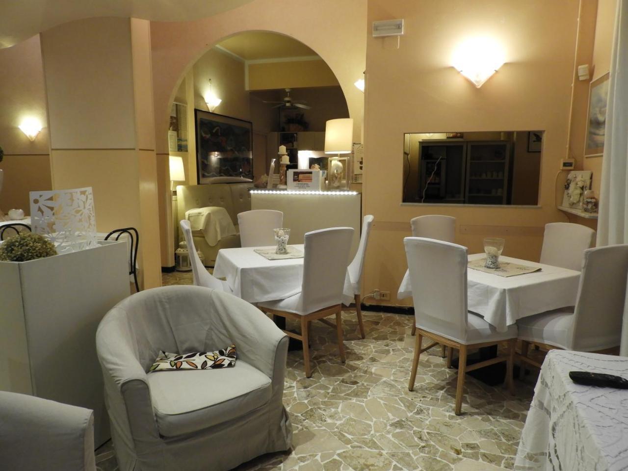 Albergo Glory Borghetto Santo Spirito Exterior foto